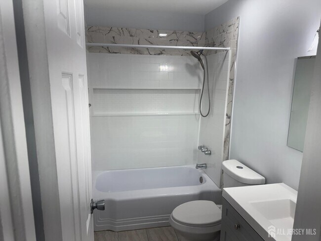 Building Photo - 400 Cranbury Rd