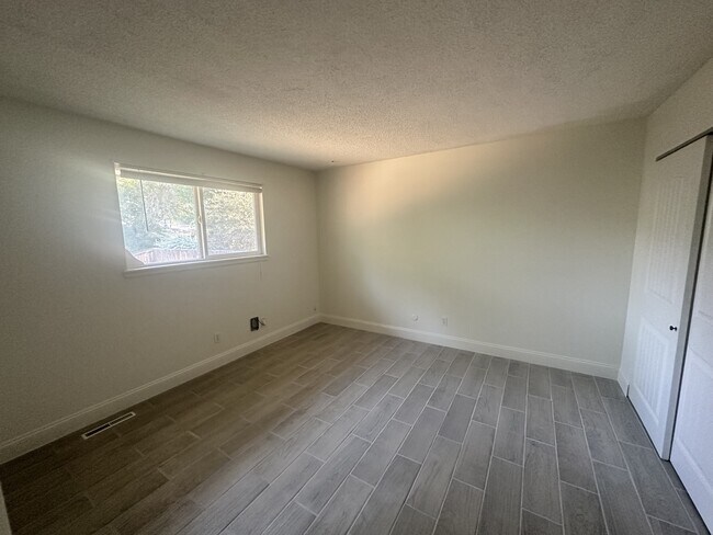 Building Photo - 12191 E Florida Dr