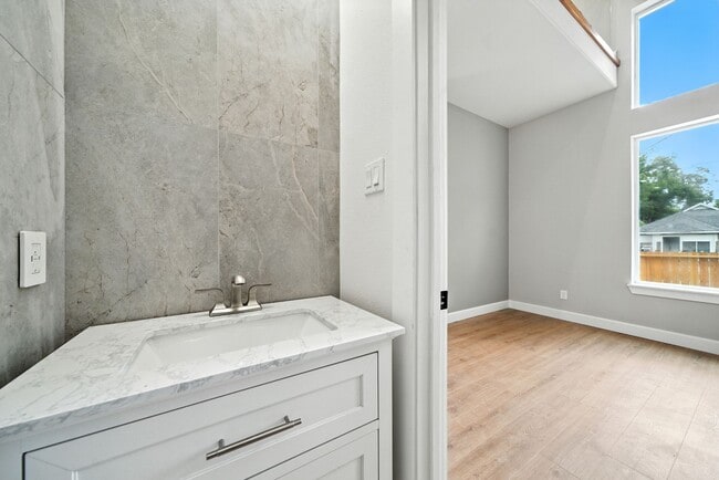 Building Photo - 8307 Double