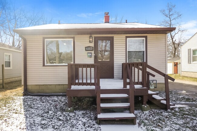 Primary Photo - 6667 E 17th St