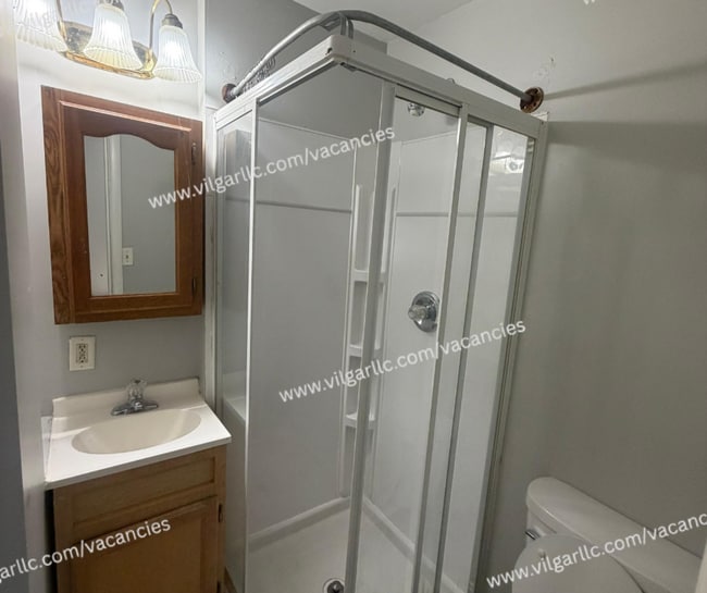 Building Photo - 1201 Maple Ave