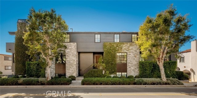 Building Photo - 2903 Manhattan Ave