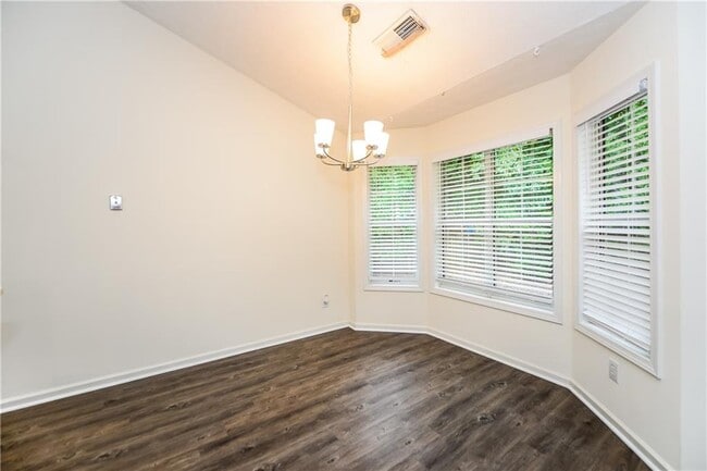 Building Photo - 805 Lewis Ridge Cir