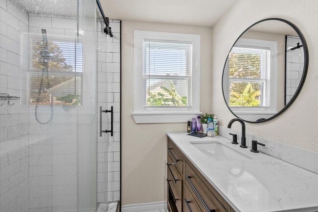 Building Photo - 1106 Oriole Ln