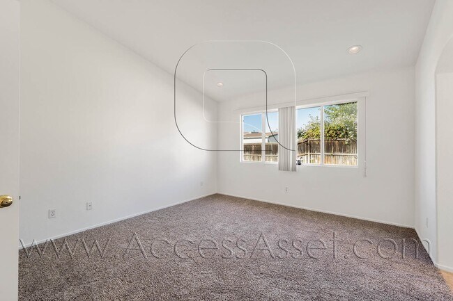 Building Photo - 35847 Gerard Dou St