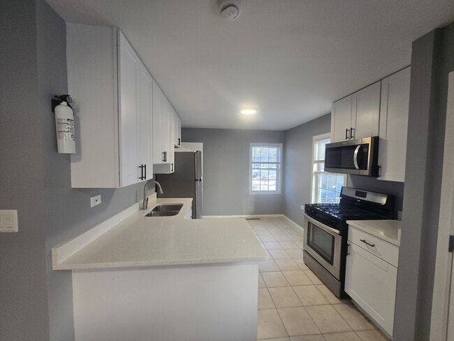 Building Photo - 22 N Lewis Ave