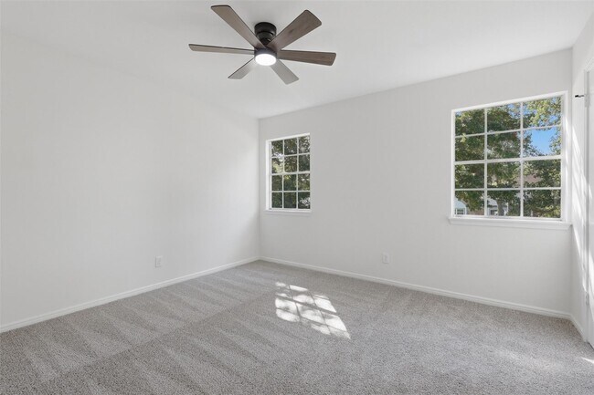 Building Photo - 3930 Cypress Hill Dr