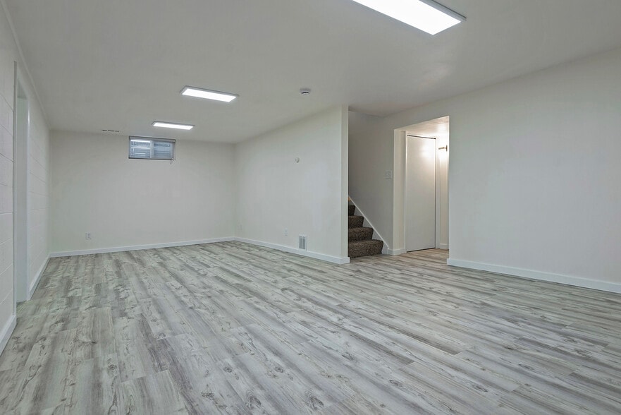 Living Downstairs 2 - 2723 S Melbourne St