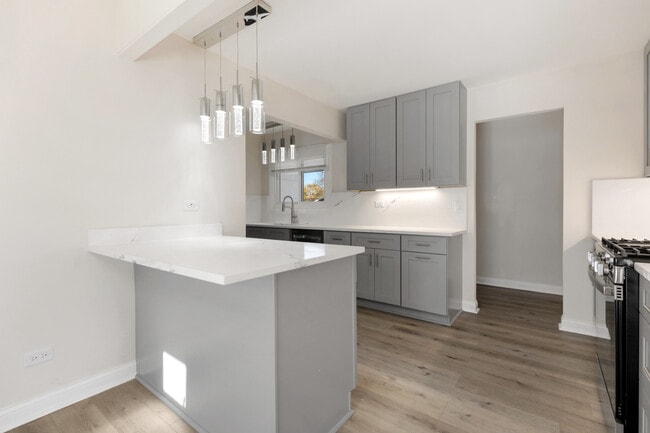 Building Photo - 601 Hillcrest Blvd