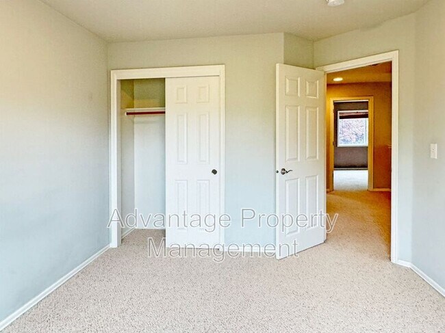 Building Photo - 1235 SE Brookside Way