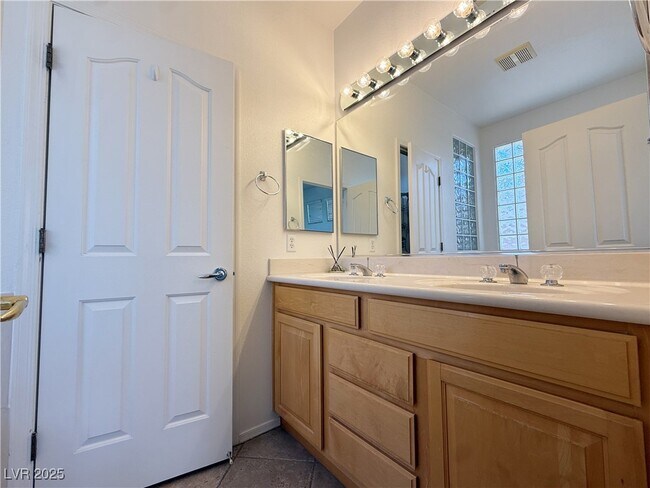 Building Photo - 2384 Spirito Ave