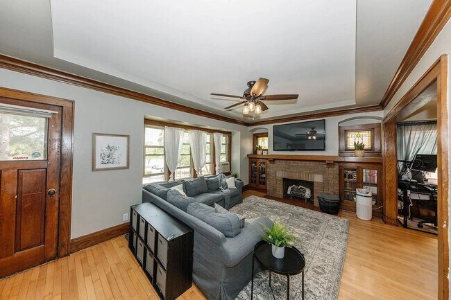 Building Photo - DG-1549 N 57th Street