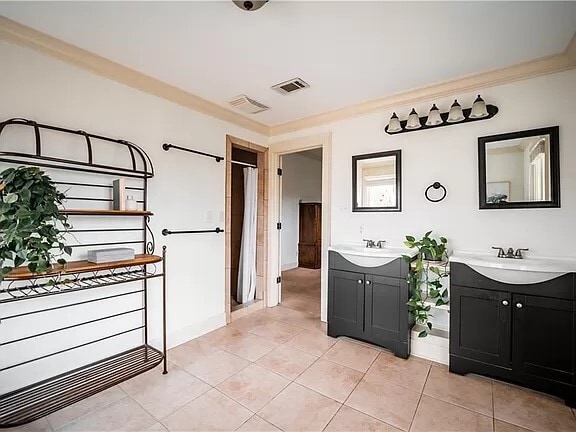 Building Photo - 838 Brookline St SW