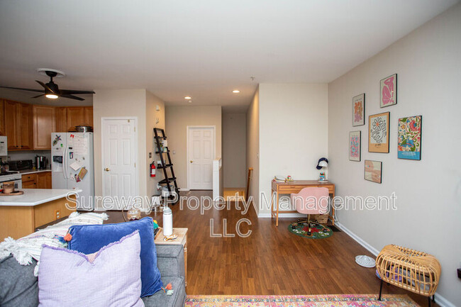 Building Photo - 333 Harbour Blvd