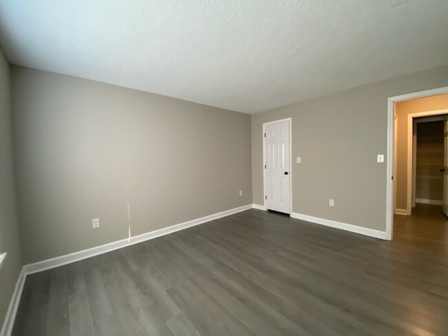 Building Photo - 2 Bedroom, 2 Bath condo