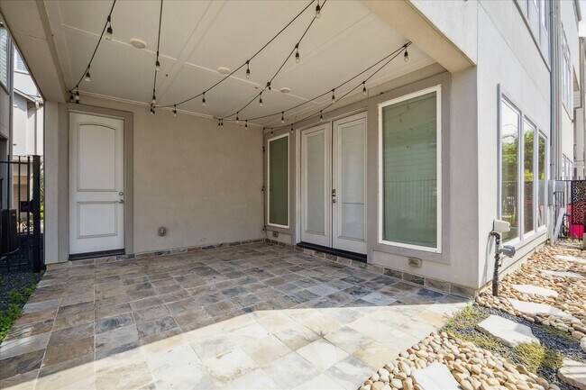 Building Photo - 2609 Fountain Key Blvd