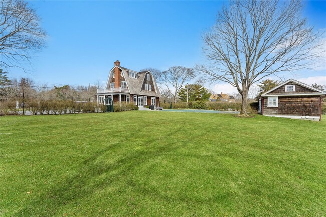 Building Photo - 109 Quogue St