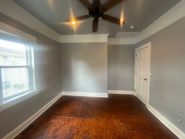 Building Photo - 517 W Water St Ext