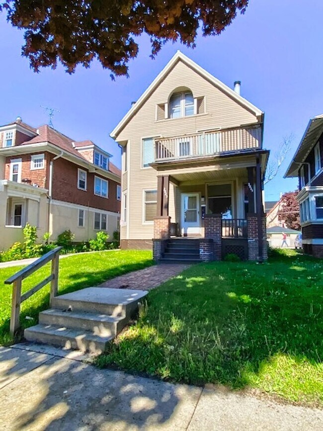 Building Photo - Maryland Lower near UWM