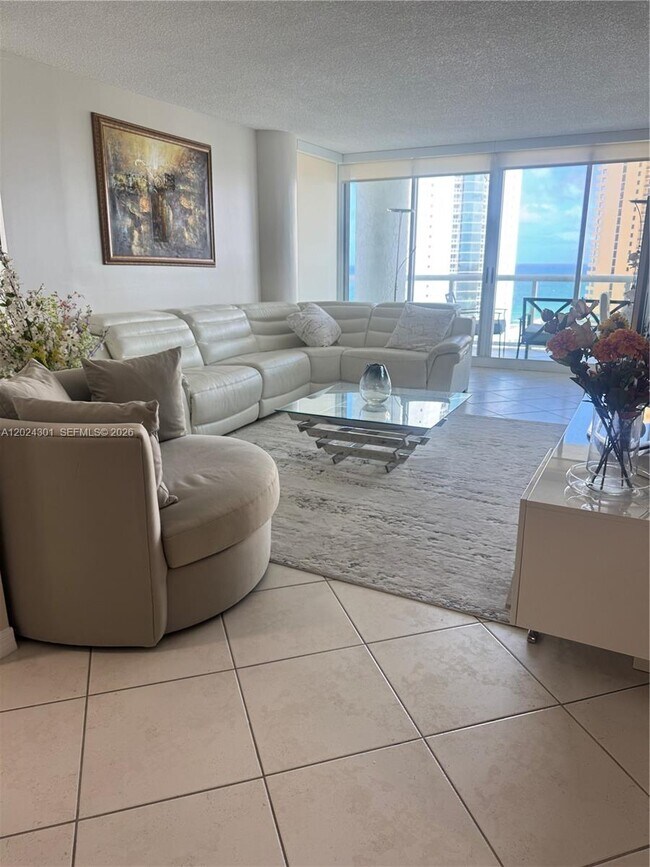 Building Photo - 16400 Collins Ave