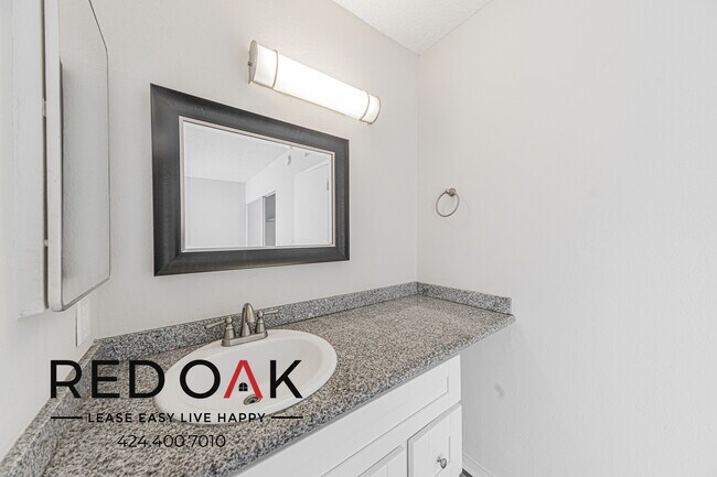 Building Photo - 21315 Roscoe Blvd