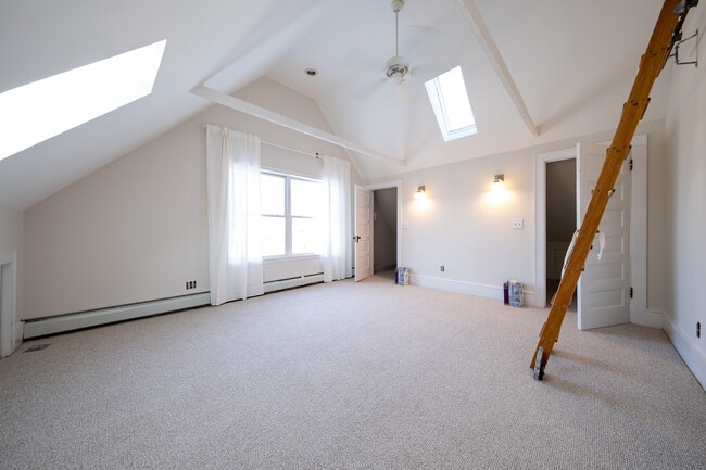 Building Photo - 507 W 33rd St