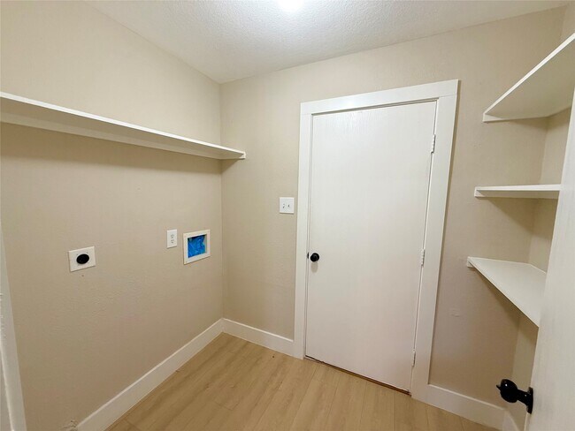 Building Photo - 3819 Banks Ridge Ln