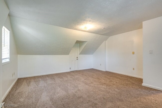 Building Photo - 630 Mineola Ave