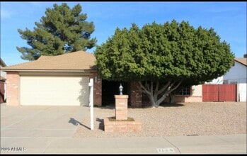 Building Photo - 7126 W Sunnyside Dr