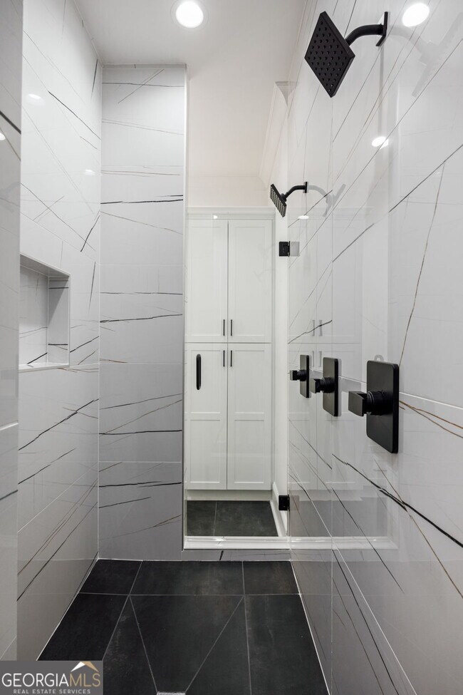 Building Photo - 1261 Glen Eagle Dr