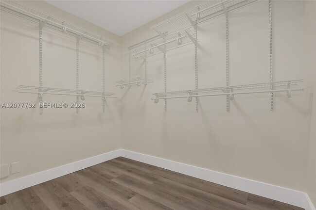 Building Photo - 1709 Whitehall Dr