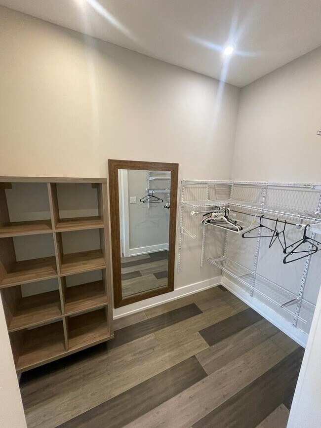 Building Photo - 1209 S 26th St