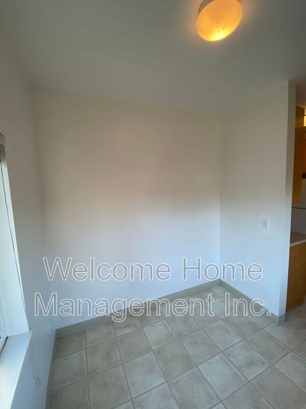 Building Photo - 1426 Henry St