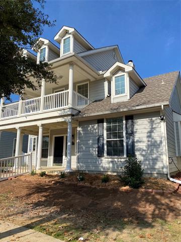 Building Photo - 1425 Oakcrest Dr