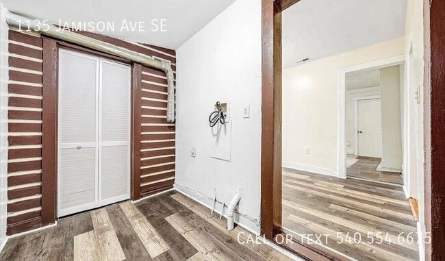Building Photo - 1135 Jamison Ave SE
