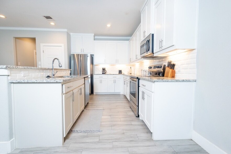 Building Photo - 4001 Abilene St