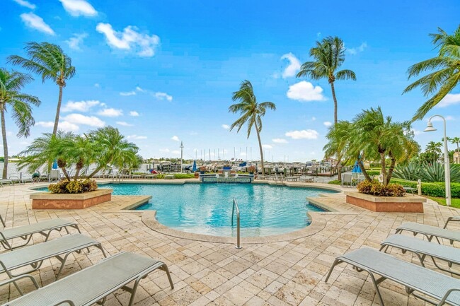Building Photo - 127 Yacht Club Way
