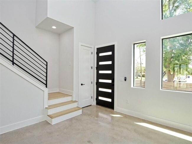 Building Photo - 1710 Adina St
