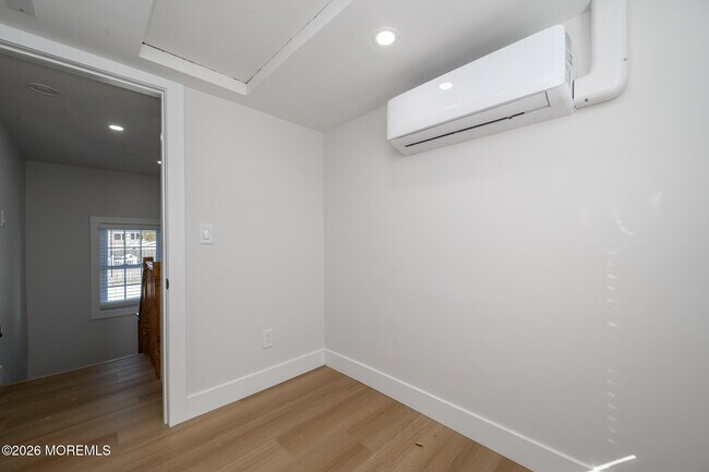 Building Photo - 8 Orchard St