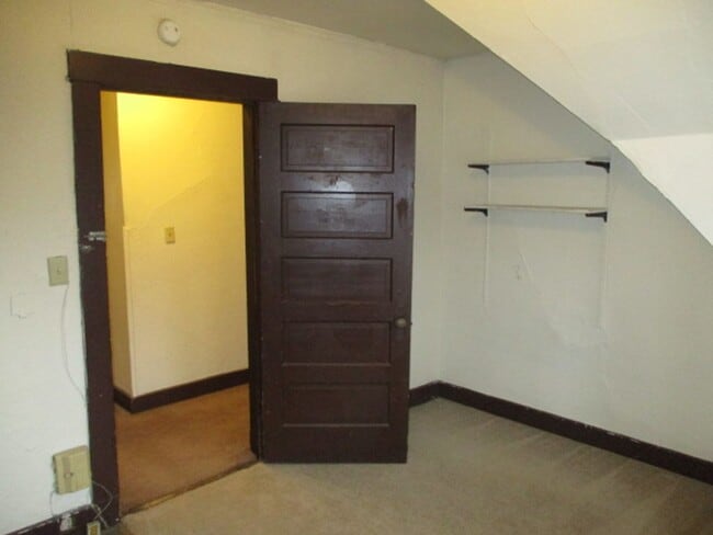 Building Photo - 137-139 W Gilman St