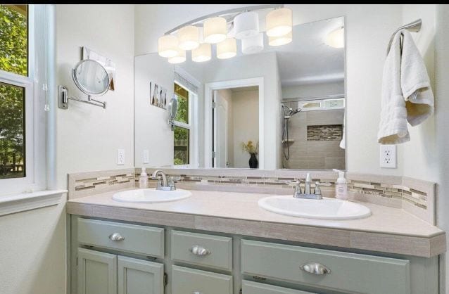 Building Photo - 4469 Rose Terrace Dr