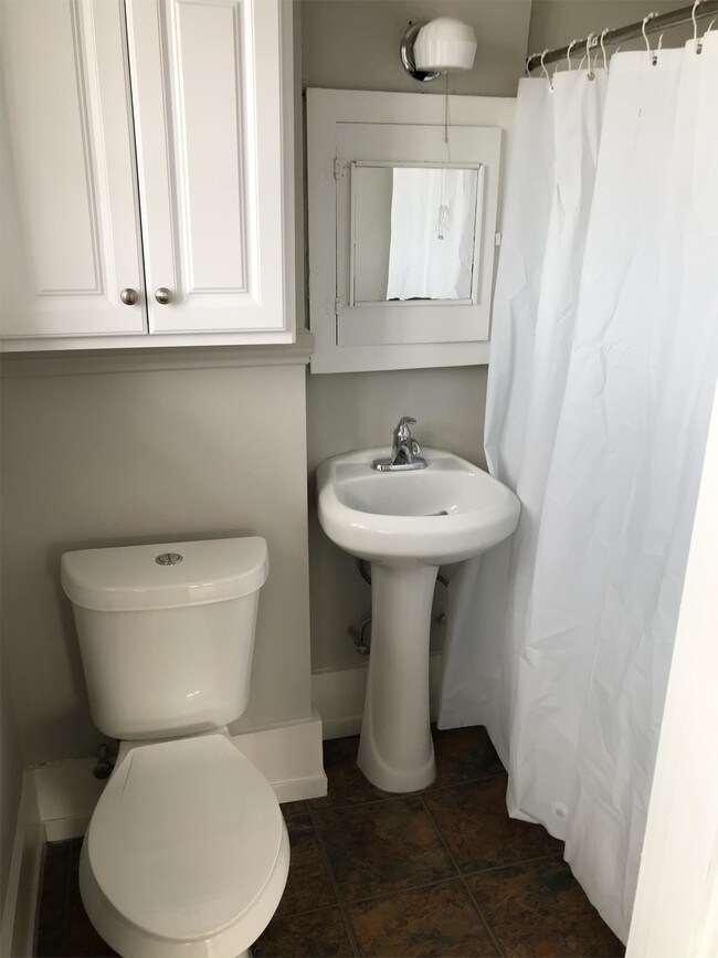 Building Photo - 819 29th St S