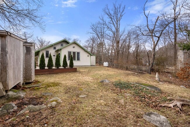 Building Photo - Year-round 3-Bedroom Home in Rockport