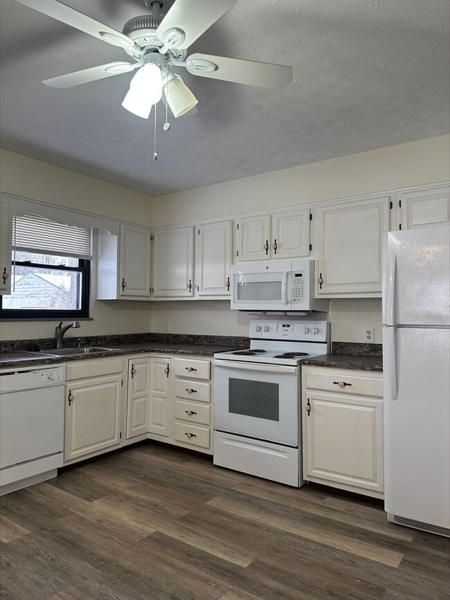 Building Photo - Welcome to this beautiful charming 3-bedroom, 2-bathroom house located in Columbus, OH!