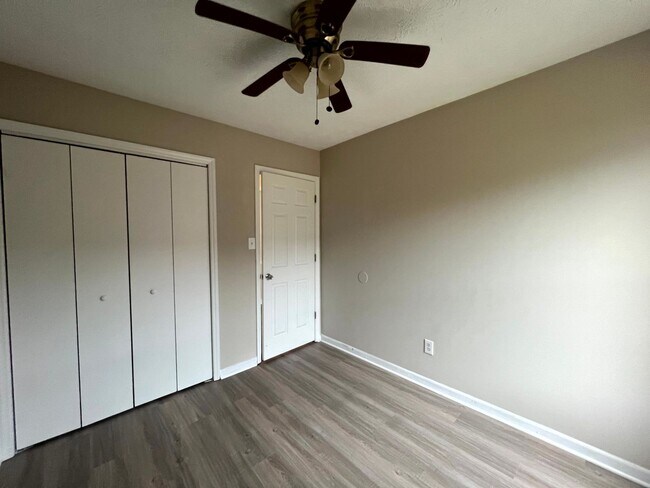 Building Photo - 544 Auburndale Ln