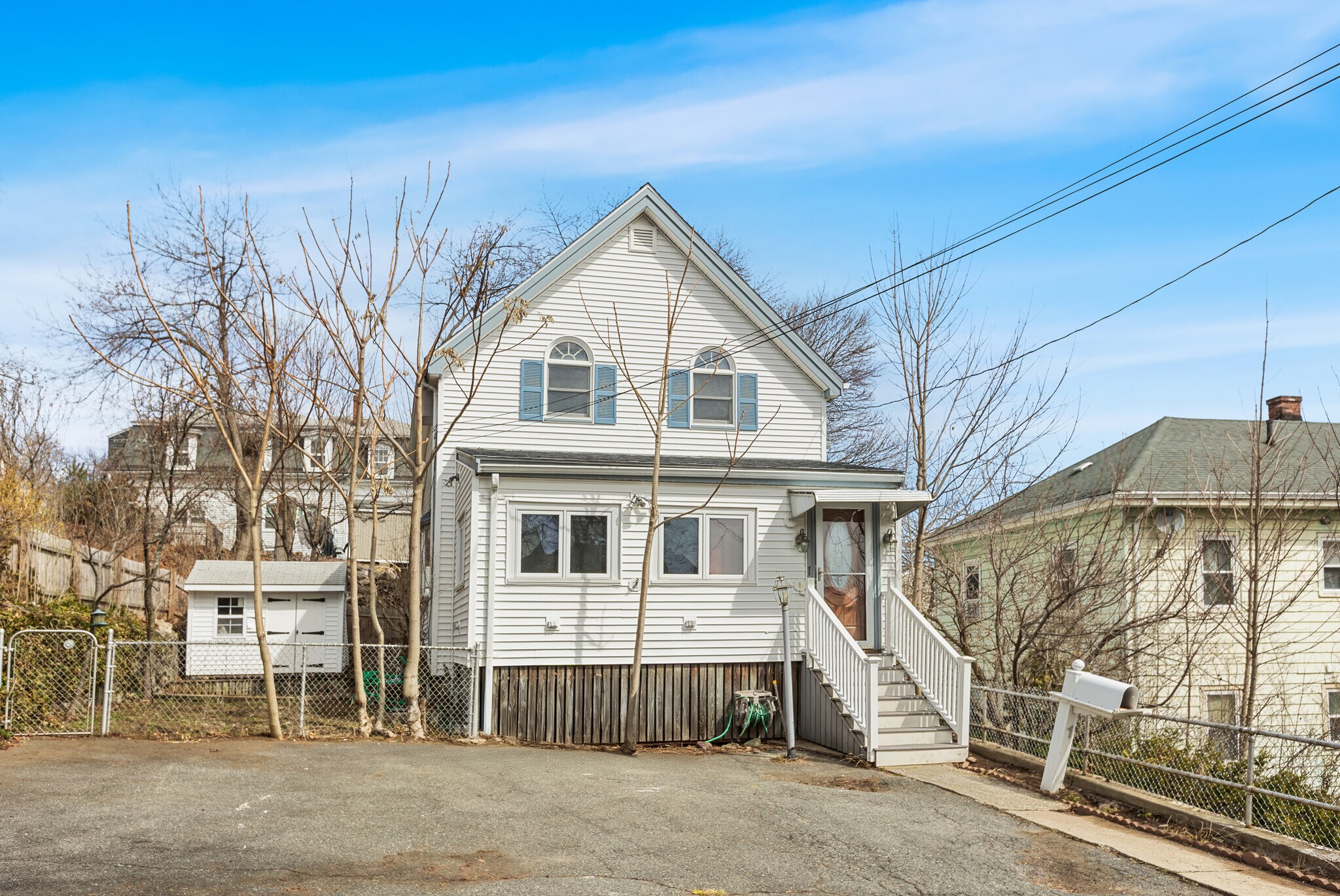 Building Photo - 1 Oak Grove Ct