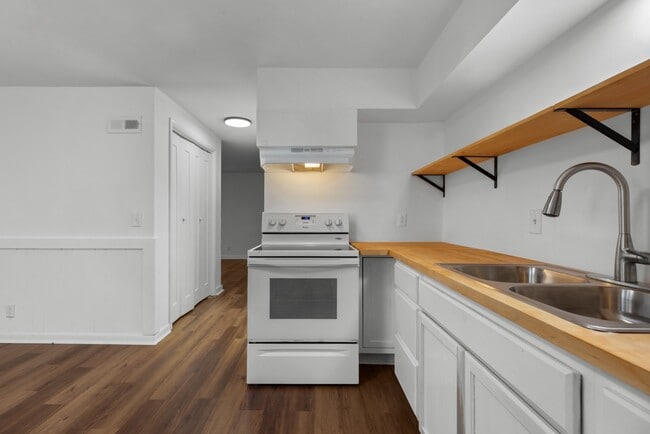Building Photo - 612 Andrea Ct