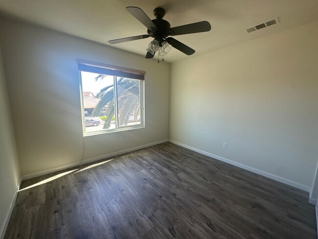 Building Photo - 1227 Kingfisher Dr