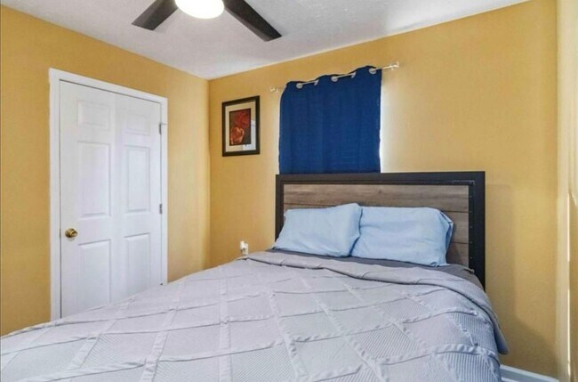 Building Photo - 4bd/2ba Home Minutes From W. Midtown w/ Fu...