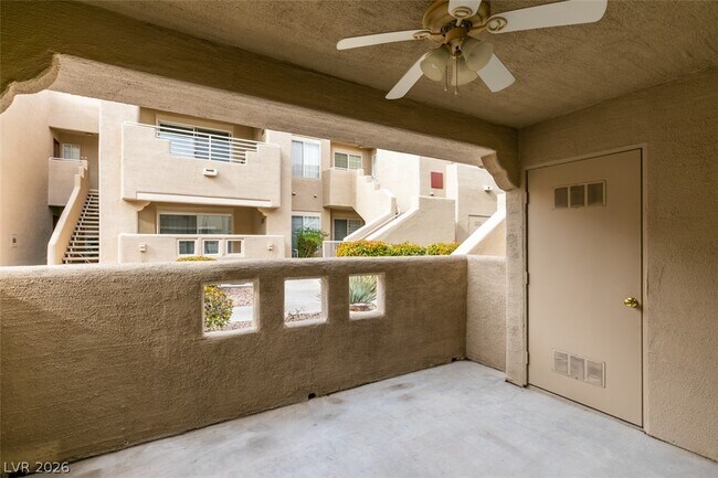 Building Photo - 1909 Villa Palms Ct